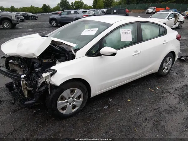 3KPFK4A76HE148874 2017 KIA FORTE - Image 2