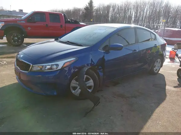 3KPFK4A76HE149989 2017 KIA FORTE - Image 2