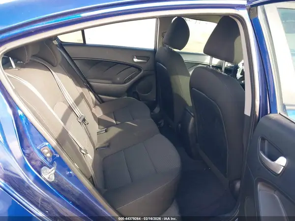 3KPFK4A76HE151368 2017 KIA FORTE - Image 8