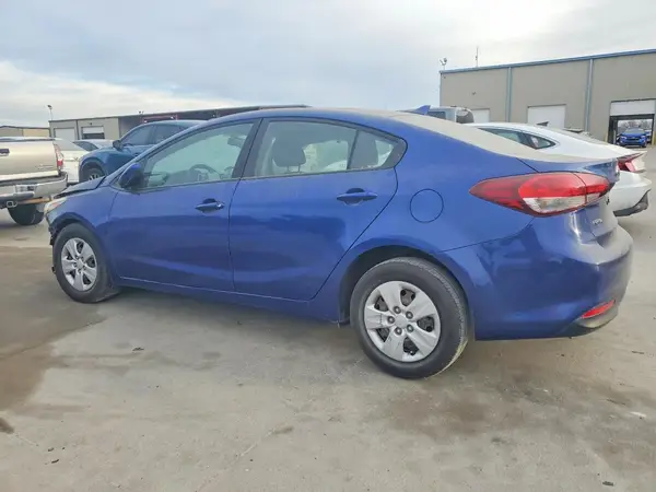 3KPFK4A76HE151371 2017 KIA FORTE - Image 2