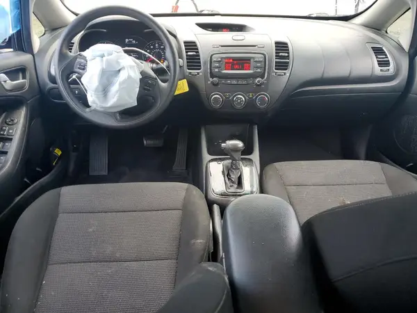 3KPFK4A76HE153573 2017 KIA FORTE - Image 8