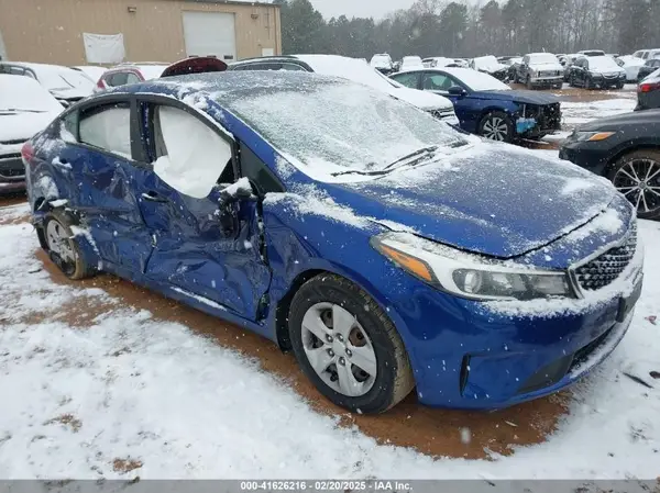 3KPFK4A76HE153749 2017 KIA FORTE - Image 1