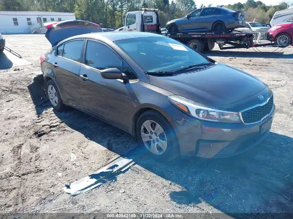 3KPFK4A76HE156957 2017 KIA FORTE - Image 1