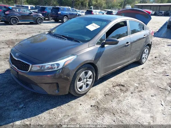 3KPFK4A76HE156957 2017 KIA FORTE - Image 2