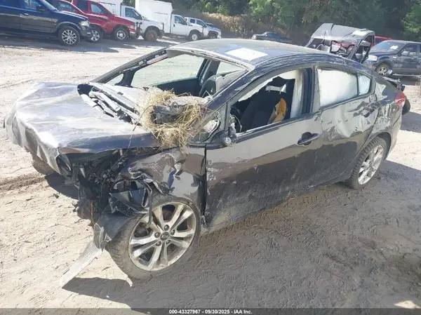3KPFK4A76HE156960 2017 KIA FORTE - Image 2