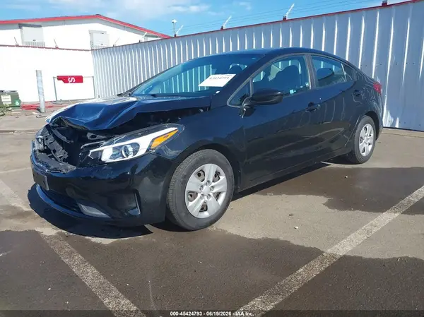 3KPFK4A76HE160524 2017 KIA FORTE - Image 2