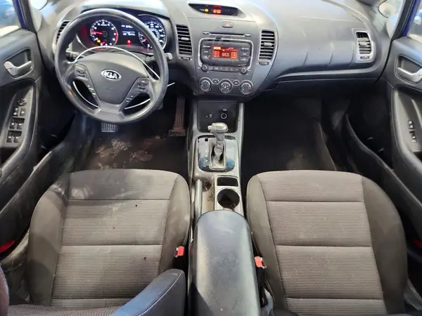 3KPFK4A76HE160541 2017 KIA FORTE - Image 8