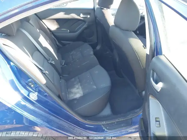 3KPFK4A76HE161141 2017 KIA FORTE - Image 8