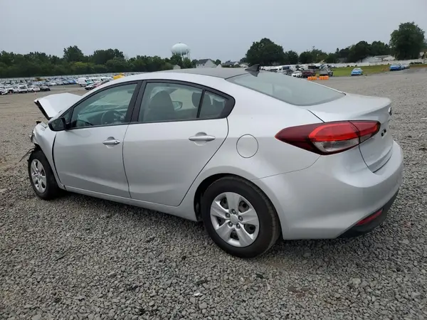 3KPFK4A76JE167768 2018 KIA FORTE - Image 2