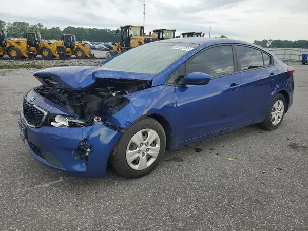 3KPFK4A76JE167981 2018 KIA FORTE - Image 1