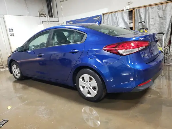 3KPFK4A76JE168290 2018 KIA FORTE - Image 2