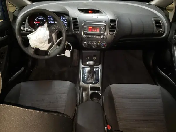 3KPFK4A76JE168290 2018 KIA FORTE - Image 8