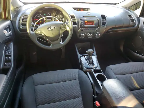 3KPFK4A76JE169696 2018 KIA FORTE - Image 8