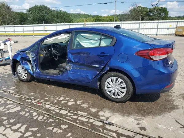 3KPFK4A76JE169794 2018 KIA FORTE - Image 2