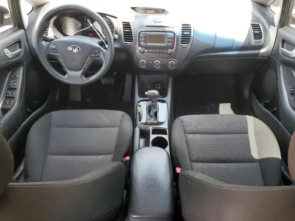 3KPFK4A76JE171433 2018 KIA FORTE - Image 8