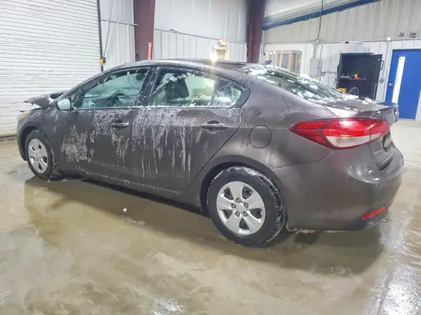 3KPFK4A76JE176356 2018 KIA FORTE - Image 2