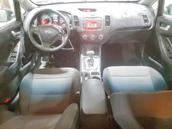 3KPFK4A76JE176356 2018 KIA FORTE - Image 8
