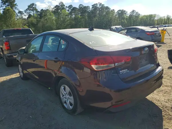 3KPFK4A76JE178608 2018 KIA FORTE - Image 2