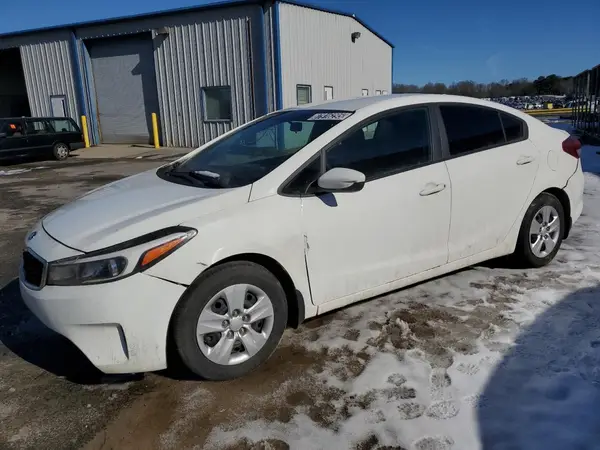 3KPFK4A76JE180973 2018 KIA FORTE - Image 1