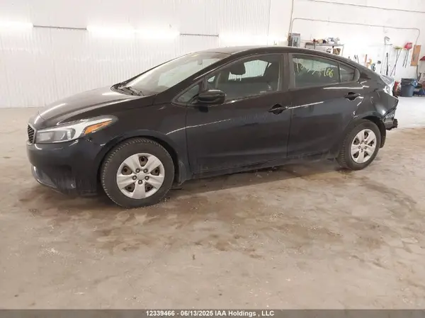 3KPFK4A76JE183890 2018 KIA FORTE - Image 2