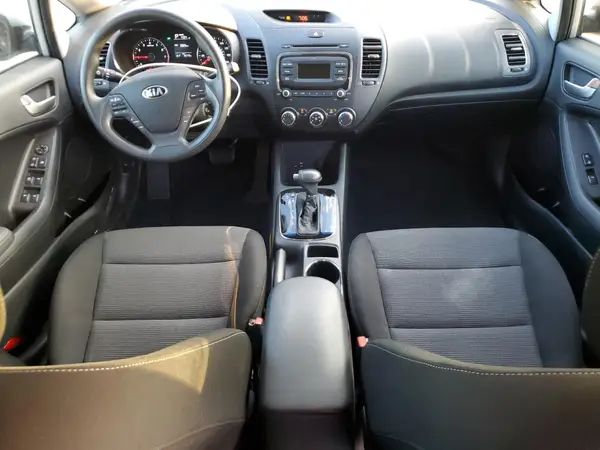 3KPFK4A76JE184800 2018 KIA FORTE - Image 8