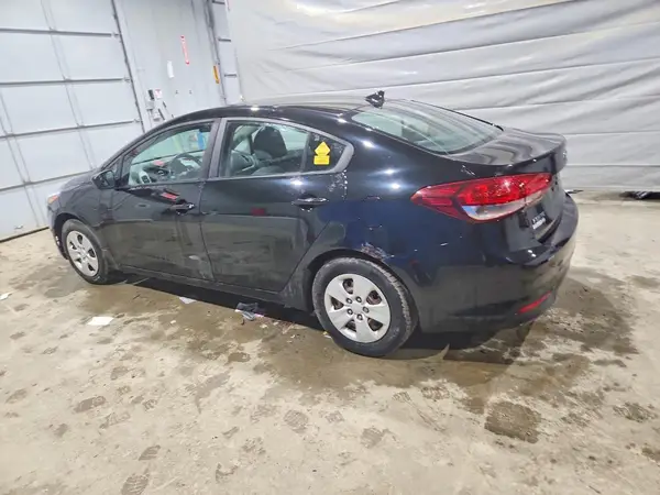 3KPFK4A76JE186160 2018 KIA FORTE - Image 2
