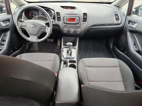 3KPFK4A76JE190032 2018 KIA FORTE - Image 8