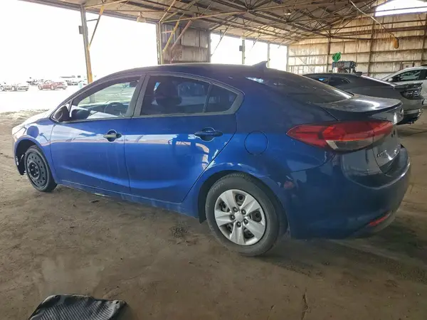 3KPFK4A76JE195036 2018 KIA FORTE - Image 2