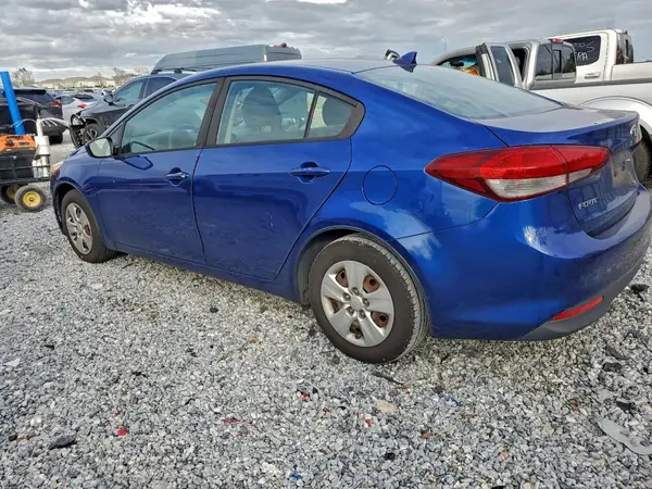 3KPFK4A76JE196736 2018 KIA FORTE - Image 2