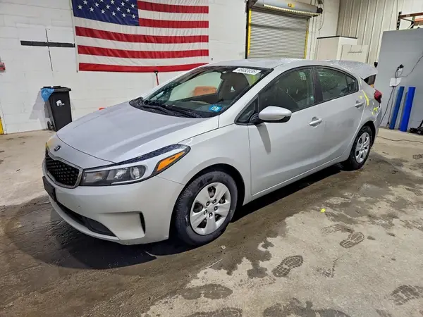 3KPFK4A76JE198762 2018 KIA FORTE - Image 1