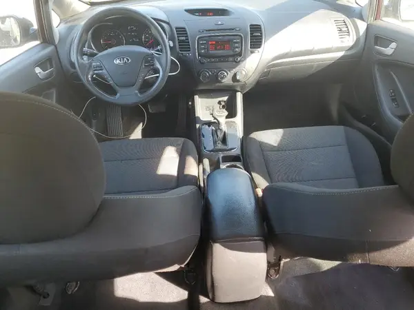 3KPFK4A76JE204317 2018 KIA FORTE - Image 8
