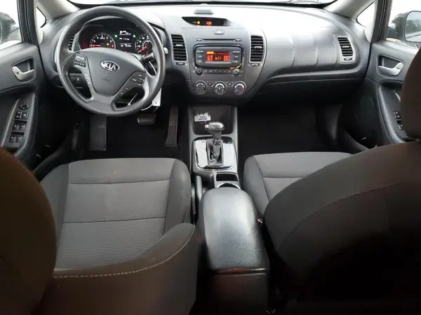 3KPFK4A76JE204429 2018 KIA FORTE - Image 8