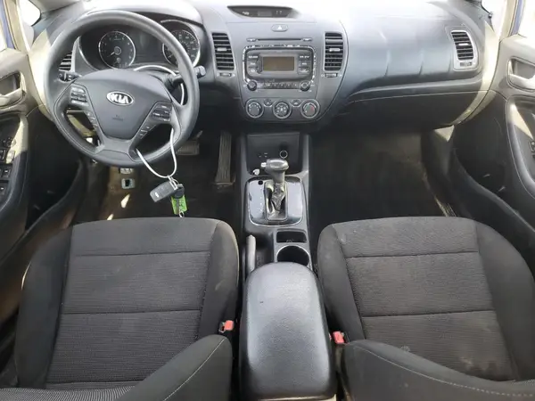 3KPFK4A76JE204835 2018 KIA FORTE - Image 8