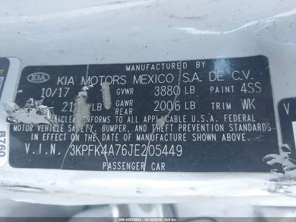 3KPFK4A76JE205449 2018 KIA FORTE - Image 8