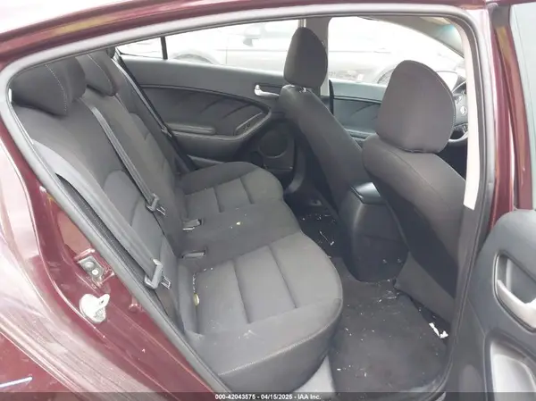 3KPFK4A76JE206522 2018 KIA FORTE - Image 8