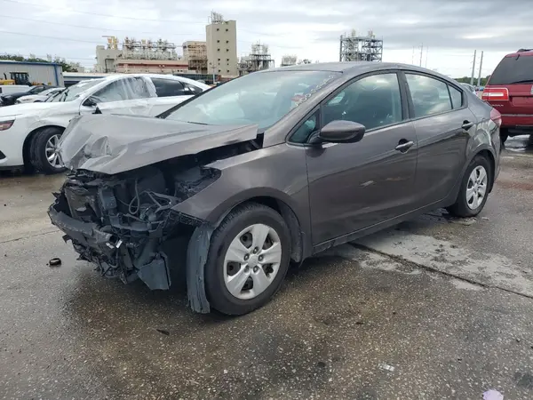 3KPFK4A76JE206696 2018 KIA FORTE - Image 1