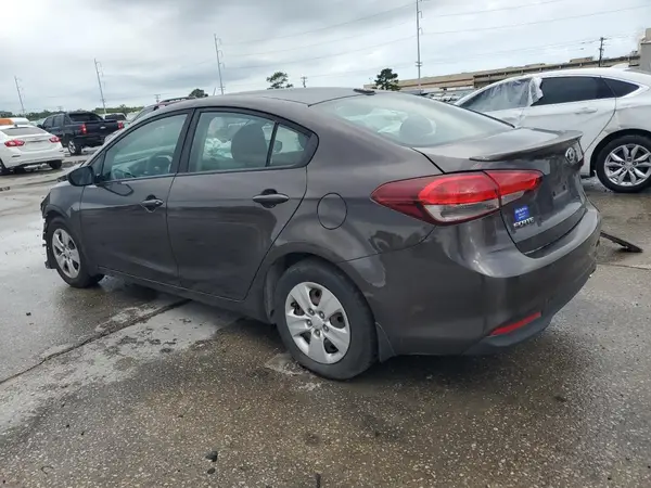 3KPFK4A76JE206696 2018 KIA FORTE - Image 2