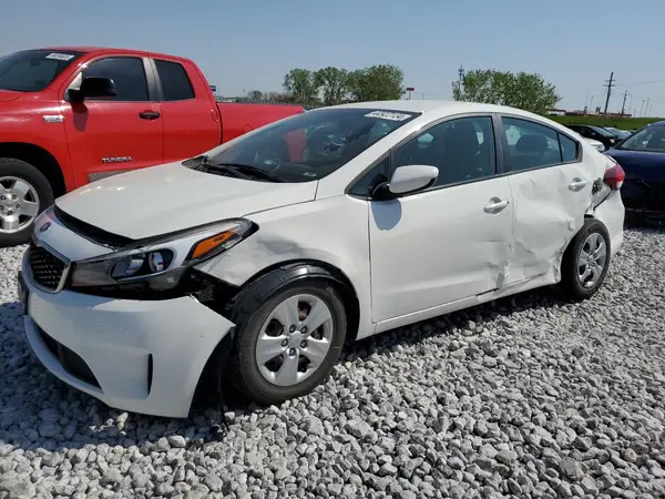 3KPFK4A76JE211607 2018 KIA FORTE - Image 1