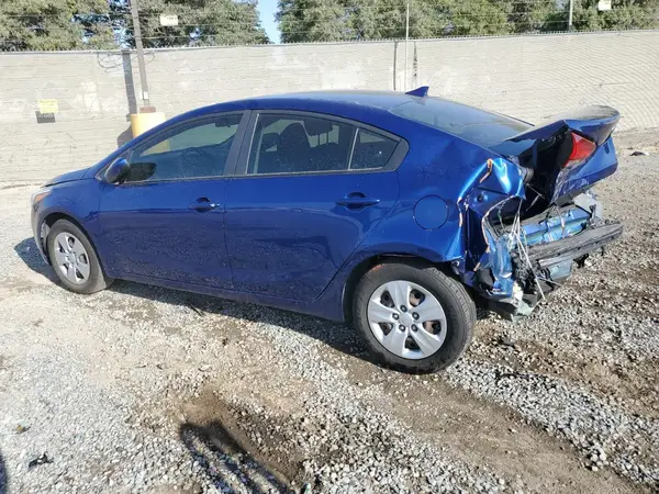 3KPFK4A76JE212143 2018 KIA FORTE - Image 2