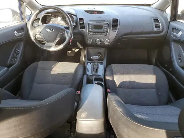 3KPFK4A76JE212143 2018 KIA FORTE - Image 8