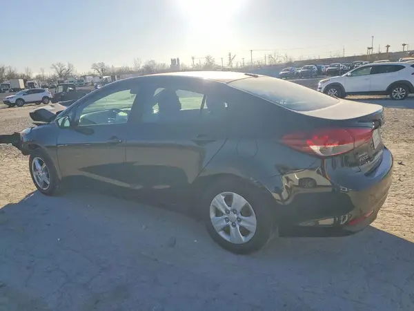 3KPFK4A76JE212255 2018 KIA FORTE - Image 2
