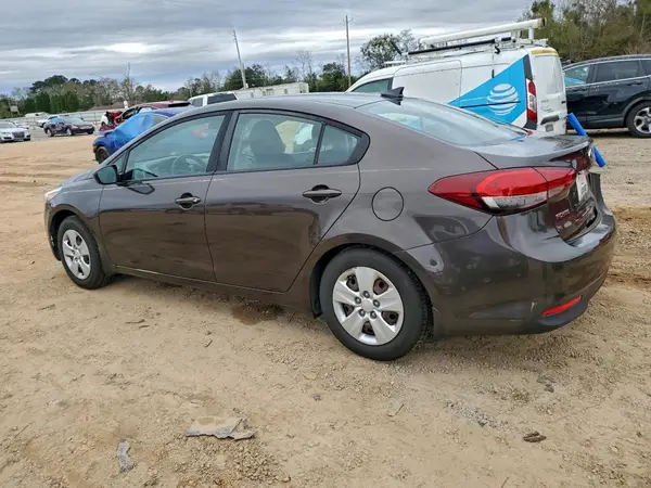 3KPFK4A76JE217441 2018 KIA FORTE - Image 2