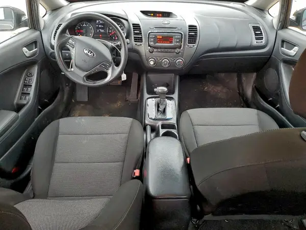 3KPFK4A76JE217441 2018 KIA FORTE - Image 8