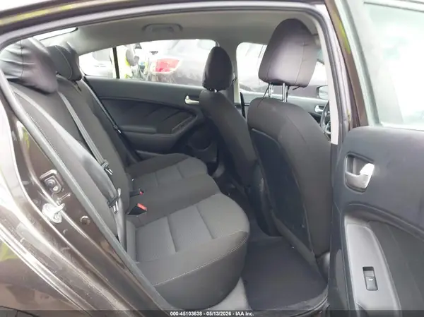 3KPFK4A76JE217472 2018 KIA FORTE - Image 8