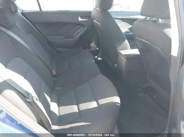 3KPFK4A76JE219836 2018 KIA FORTE - Image 8