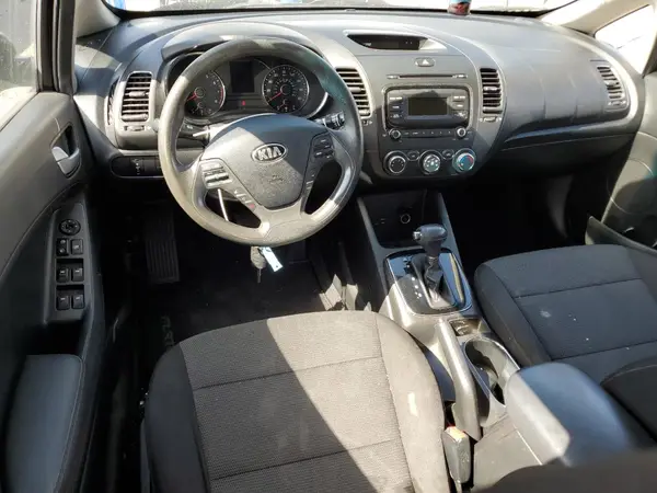 3KPFK4A76JE220632 2018 KIA FORTE - Image 8