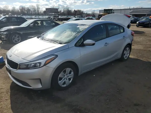 3KPFK4A76JE222901 2018 KIA FORTE - Image 1
