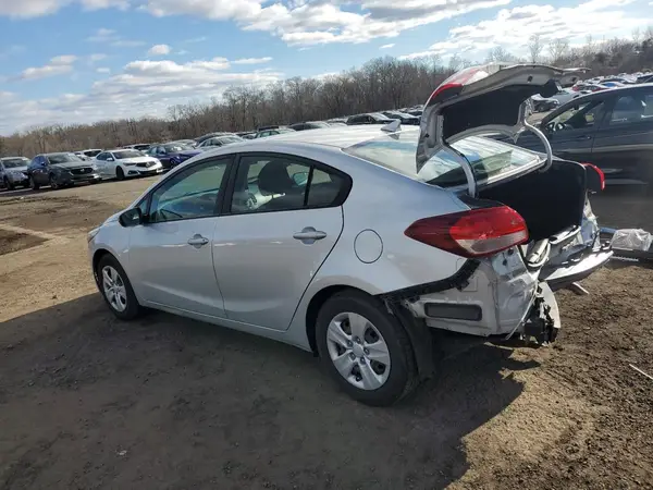 3KPFK4A76JE222901 2018 KIA FORTE - Image 2