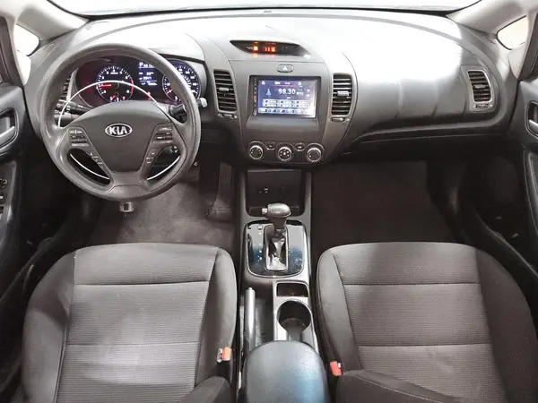 3KPFK4A76JE227211 2018 KIA FORTE - Image 8