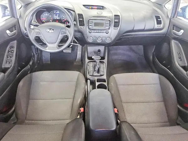 3KPFK4A76JE227502 2018 KIA FORTE - Image 8